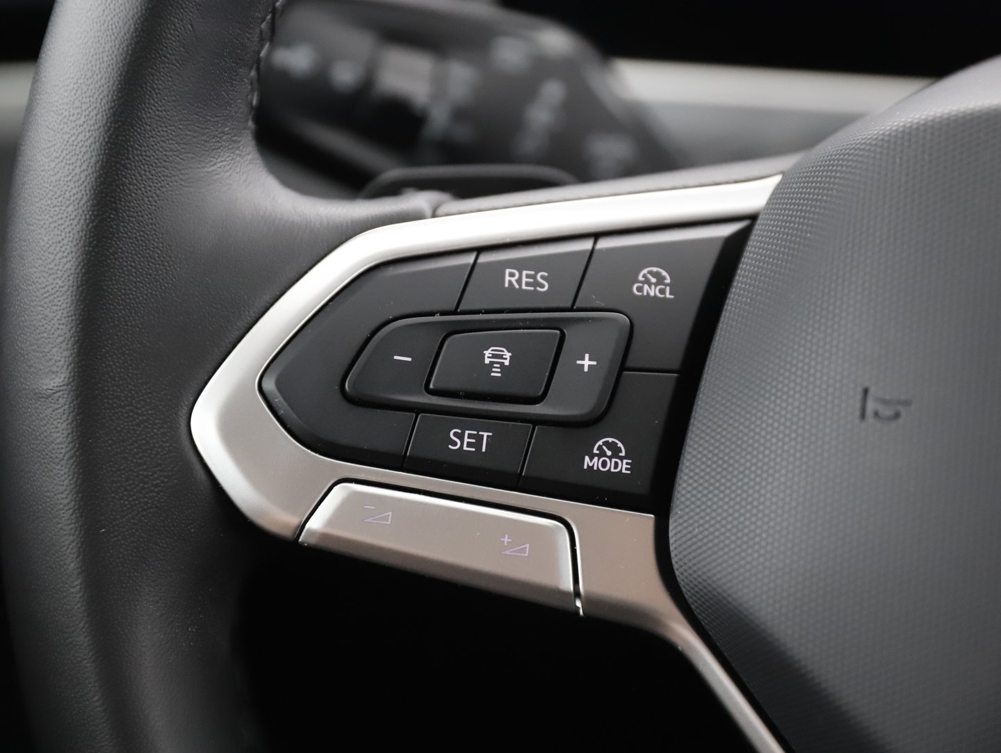 VW Passat Variant Elegance TDI DSG | Bild 17 von 26