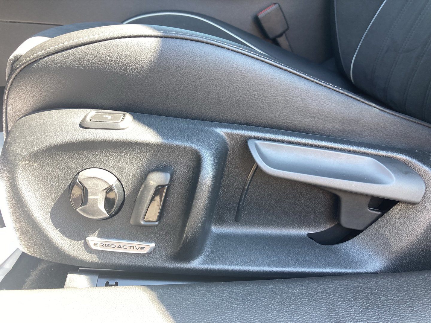 VW Passat Variant Elegance TDI DSG | Bild 8 von 27