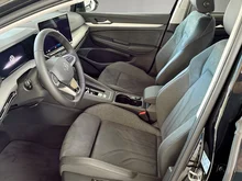 VW Golf Rabbit mHEV TSI DSG in Grenadillschwarz Metallic