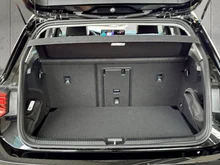 VW Golf Rabbit mHEV TSI DSG in Grenadillschwarz Metallic