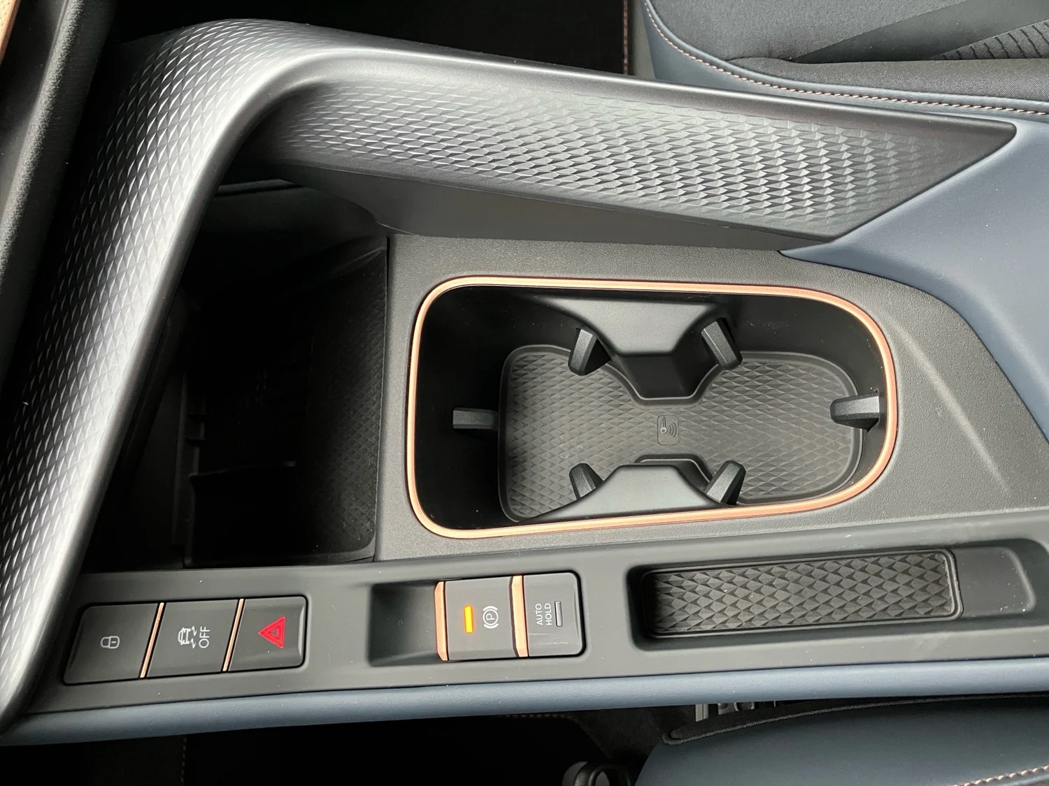 Bild eines CUPRA Terramar 1.5 e-TSI 150 PS DSG