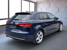 Audi A3 Sportback SB 1.6 TDI intense in dunkelblau - normal