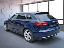 Audi A3 Sportback SB 1.6 TDI intense in dunkelblau - normal