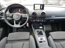 Audi A3 Sportback SB 1.6 TDI intense in dunkelblau - normal