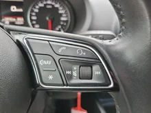 Audi A3 Sportback SB 1.6 TDI intense in dunkelblau - normal