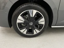 VW California Multivan California eHybrid 180 kW 4M in Indiumgrau Metallic