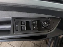 VW Golf Rabbit mHEV DSG in Delfingrau Metallic