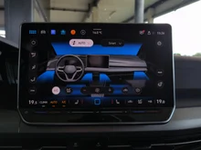 VW Golf Rabbit mHEV DSG in Delfingrau Metallic