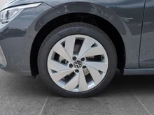 VW Golf Rabbit mHEV DSG in Delfingrau Metallic