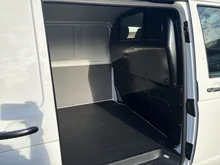 VW Kastenwagen Transporter Kastenwagen TDI in Candyweiß