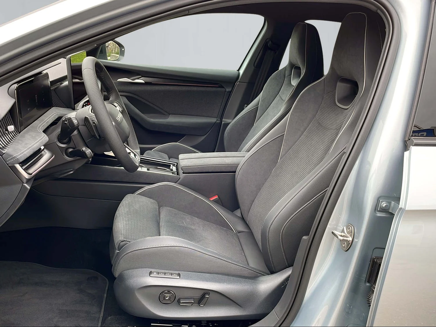 Bild eines Superb Combi Sportline iV TSI DSG