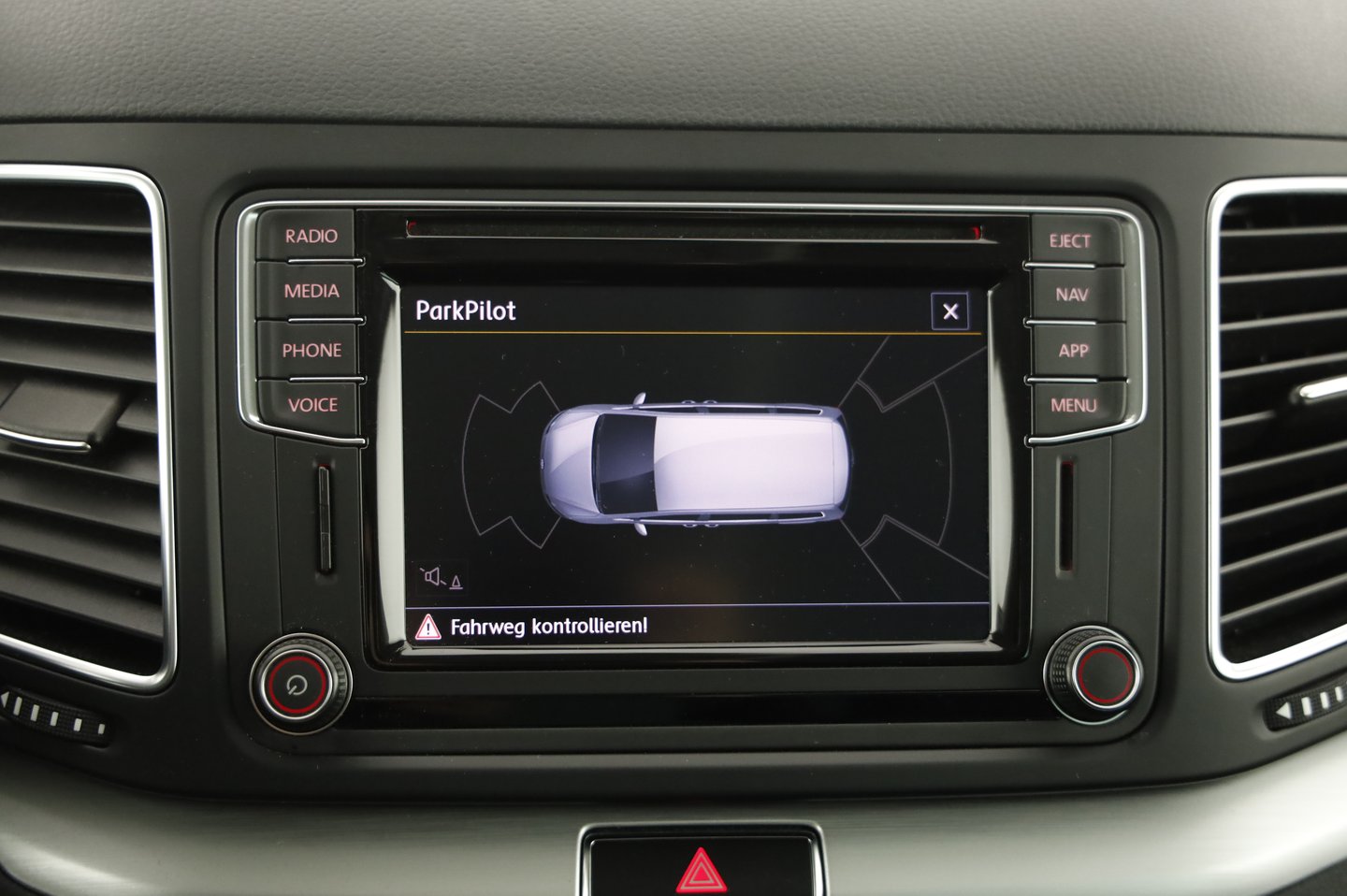 VW Sharan Comfortline TDI SCR DSG 5-Sitzer | Bild 14 von 18