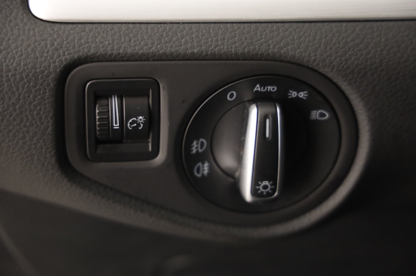 VW Sharan Comfortline TDI SCR DSG 5-Sitzer | Bild 6 von 18