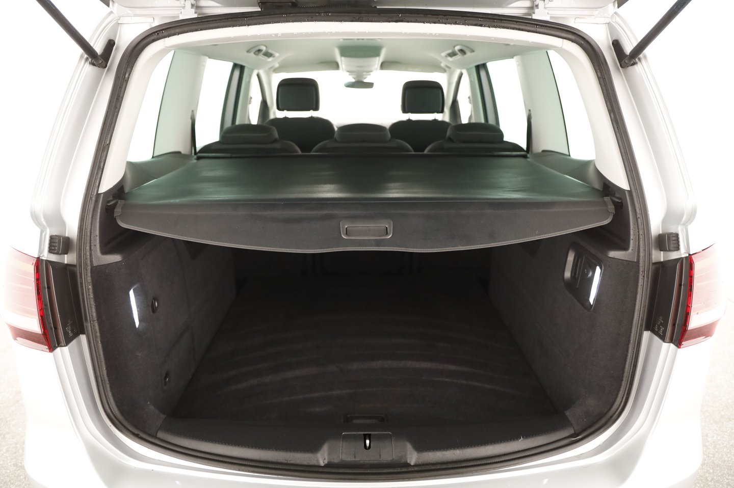VW Sharan Comfortline TDI SCR DSG 5-Sitzer | Bild 16 von 18