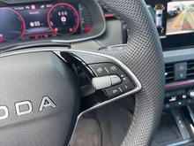 Škoda Scala Monte Carlo TSI in Smokey Diamond-Silber Metallic