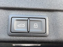 Audi A5 Avant e-hybrid quattro 270 kW in Ascariblau Metallic