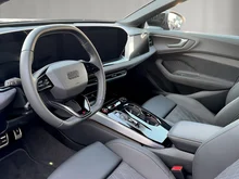 Audi A5 Avant e-hybrid quattro 270 kW in Ascariblau Metallic