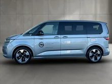 VW Multivan Style eHybrid 180 kW 4MOTION in Monosilber Metallic