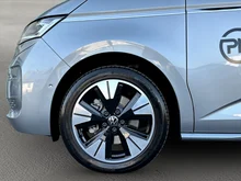 VW Multivan Style eHybrid 180 kW 4MOTION in Monosilber Metallic