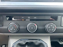 VW Transporter Kombi TDI in Candyweiß