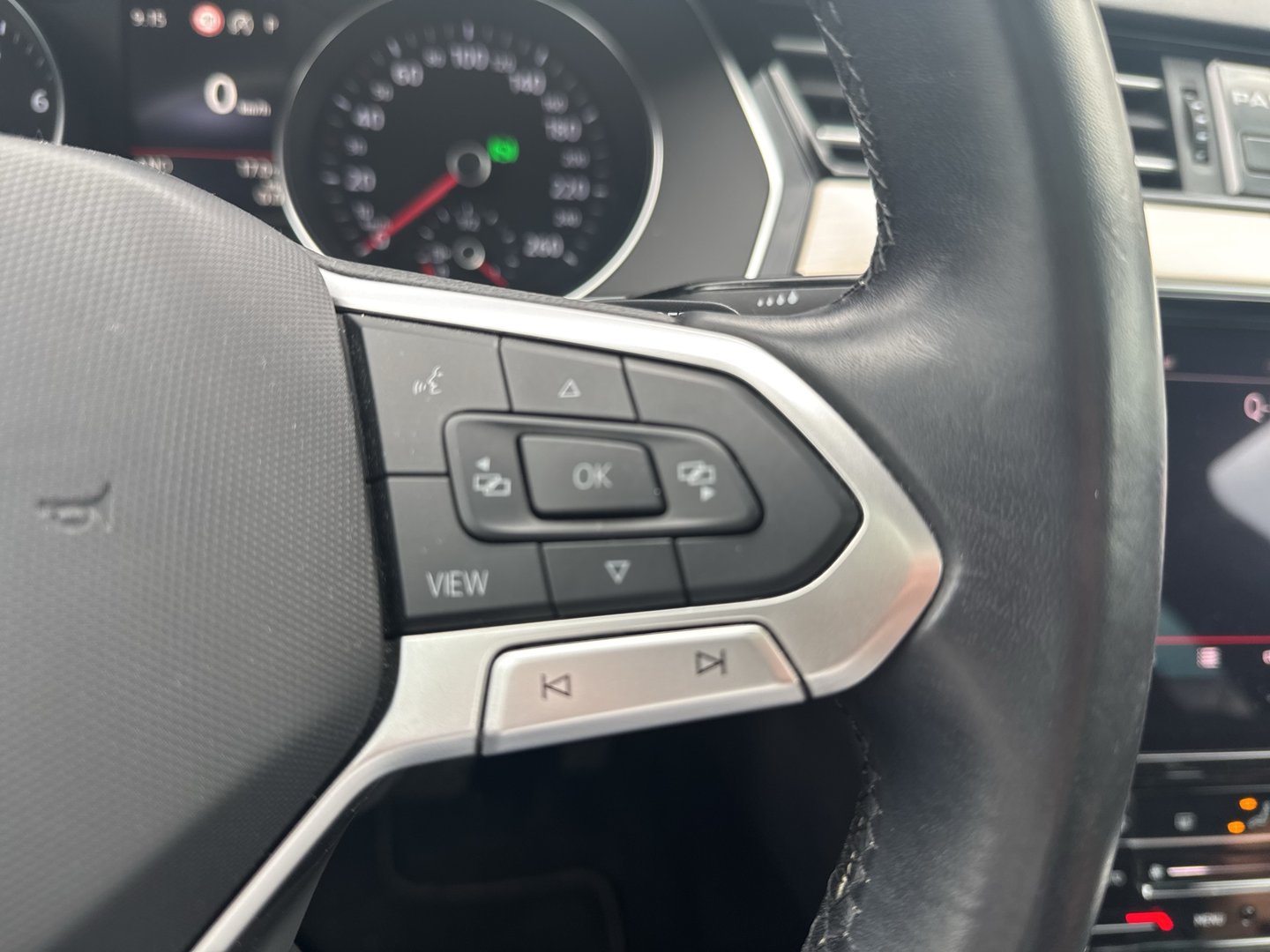 VW Passat Elegance TSI ACT OPF DSG | Bild 15 von 28