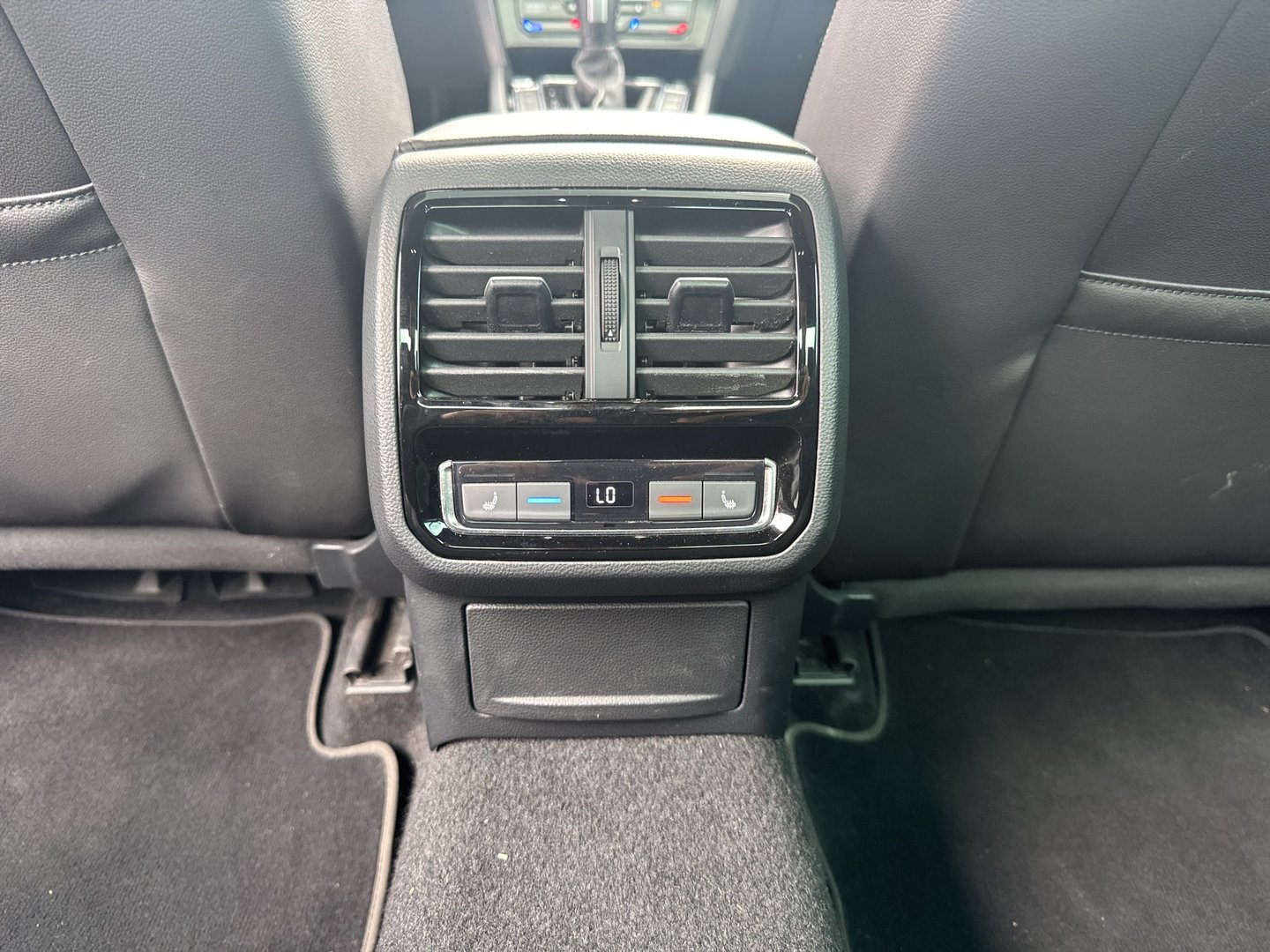 VW Passat Elegance TSI ACT OPF DSG | Bild 22 von 28
