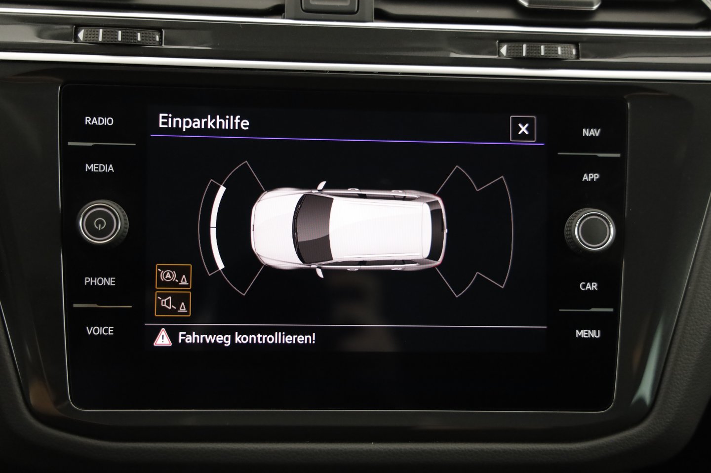 VW Tiguan Elegance TDI DSG | Bild 17 von 24