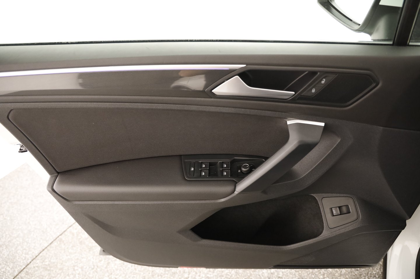 VW Tiguan Elegance TDI DSG | Bild 6 von 24