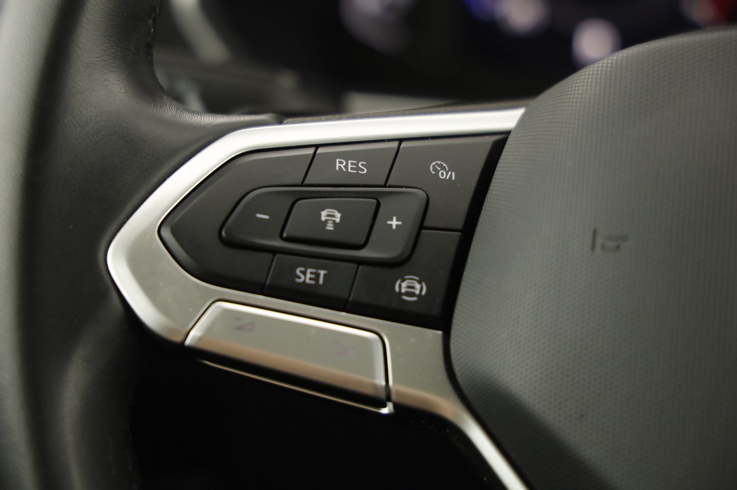VW Tiguan Elegance TDI DSG | Bild 12 von 24