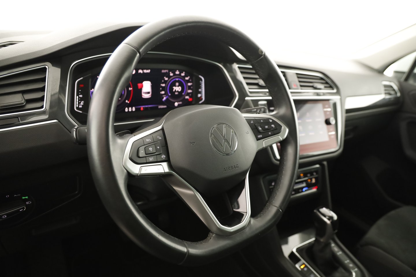 VW Tiguan Elegance TDI DSG | Bild 11 von 24