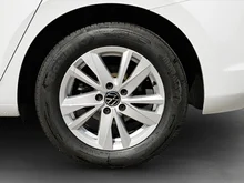 VW Touran Comfortline TDI DSG in Pure White