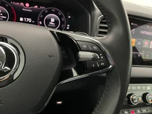 Škoda Karoq 4x4 SCOUT TDI DSG in Magnetic-Braun Metallic