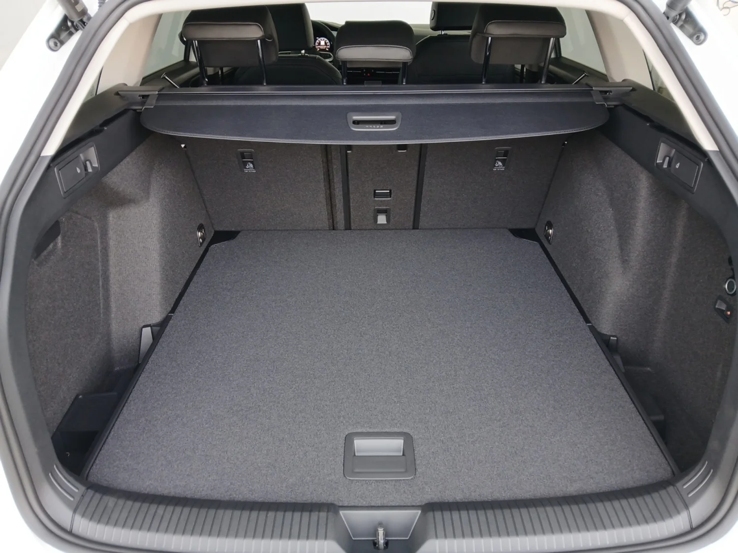 Bild eines VW Golf Variant Business TDI DSG