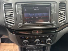 VW Sharan Business+ TDI SCR DSG 7-Sitzer in Atlantic Blue Metallic