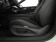 VW Passat Variant Sport eTSI DSG in Pure White