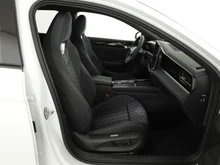 VW Passat Variant Sport eTSI DSG in Pure White