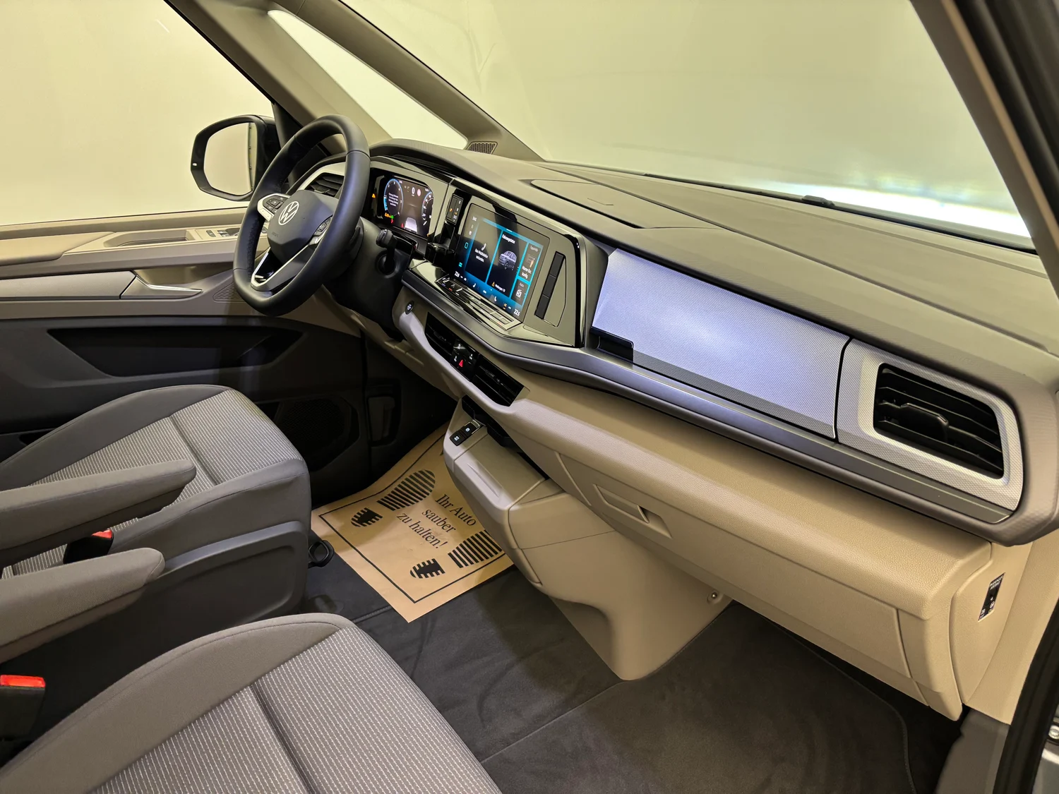 Bild eines VW Multivan Business TDI