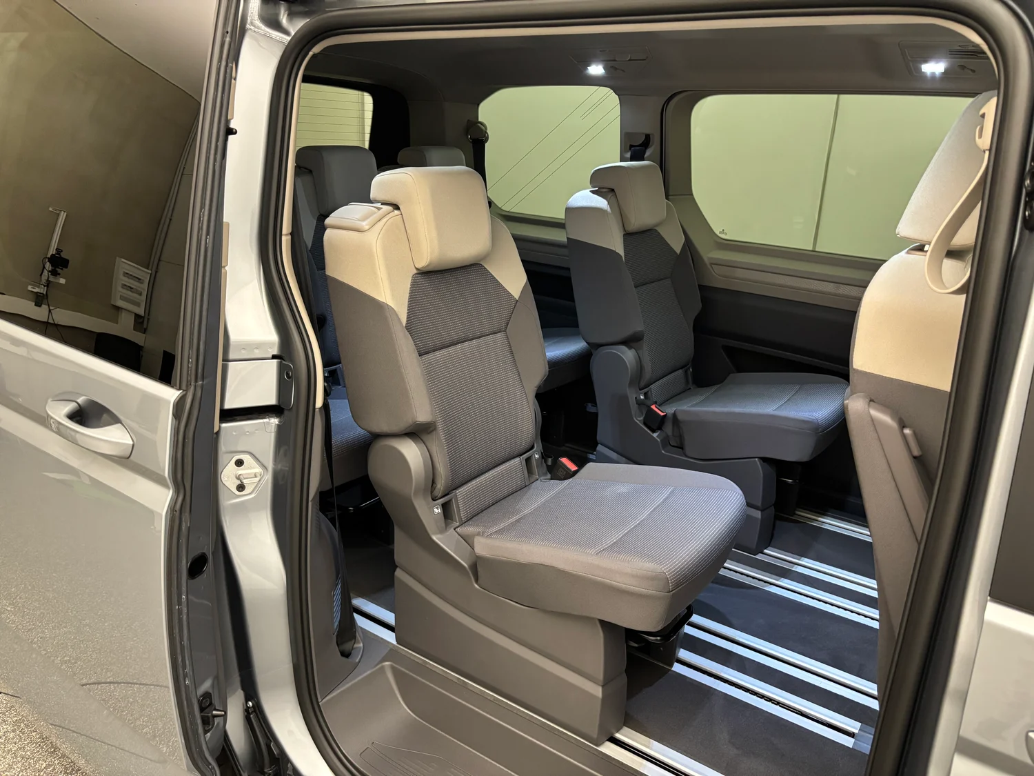 Bild eines VW Multivan Business TDI