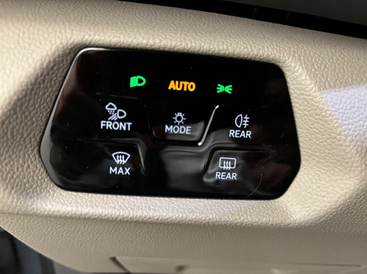 Bild eines VW Multivan Business TDI