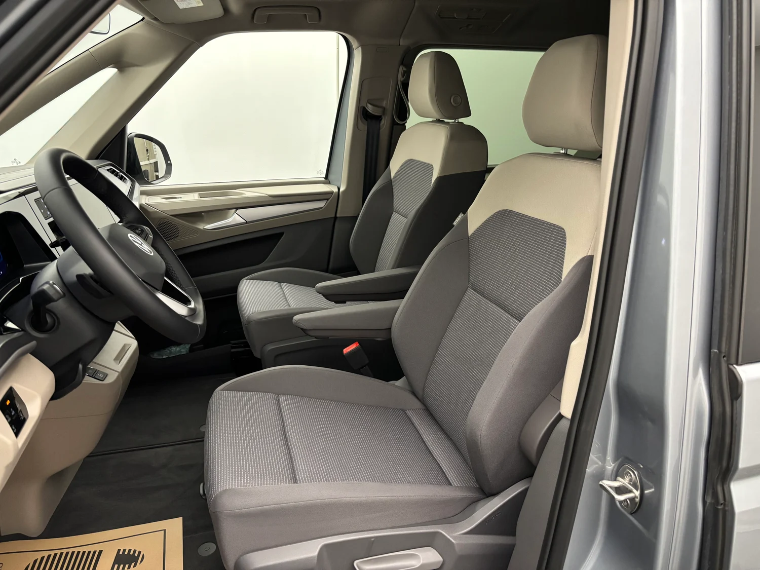 Bild eines VW Multivan Business TDI