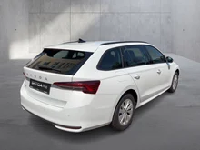 Škoda Octavia Combi Selection TSI mHEV DSG in Moon-Weiß Metallic