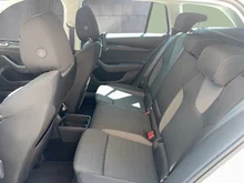Škoda Octavia Combi Selection TSI mHEV DSG in Moon-Weiß Metallic