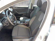 Škoda Octavia Combi Selection TSI mHEV DSG in Moon-Weiß Metallic