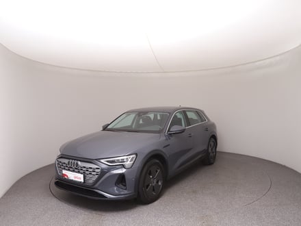 Audi Q8 50 e-tron quattro business