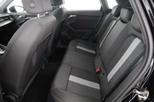 Audi A3 Sportback 35 TDI S line exterieur in MYTHOSSCHWARZ METALLIC