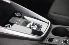 Audi A3 Sportback 35 TDI S line exterieur in MYTHOSSCHWARZ METALLIC