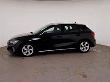 Audi A3 Sportback 35 TDI S line exterieur in MYTHOSSCHWARZ METALLIC