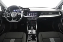 Audi A3 Sportback 35 TDI S line exterieur in MYTHOSSCHWARZ METALLIC