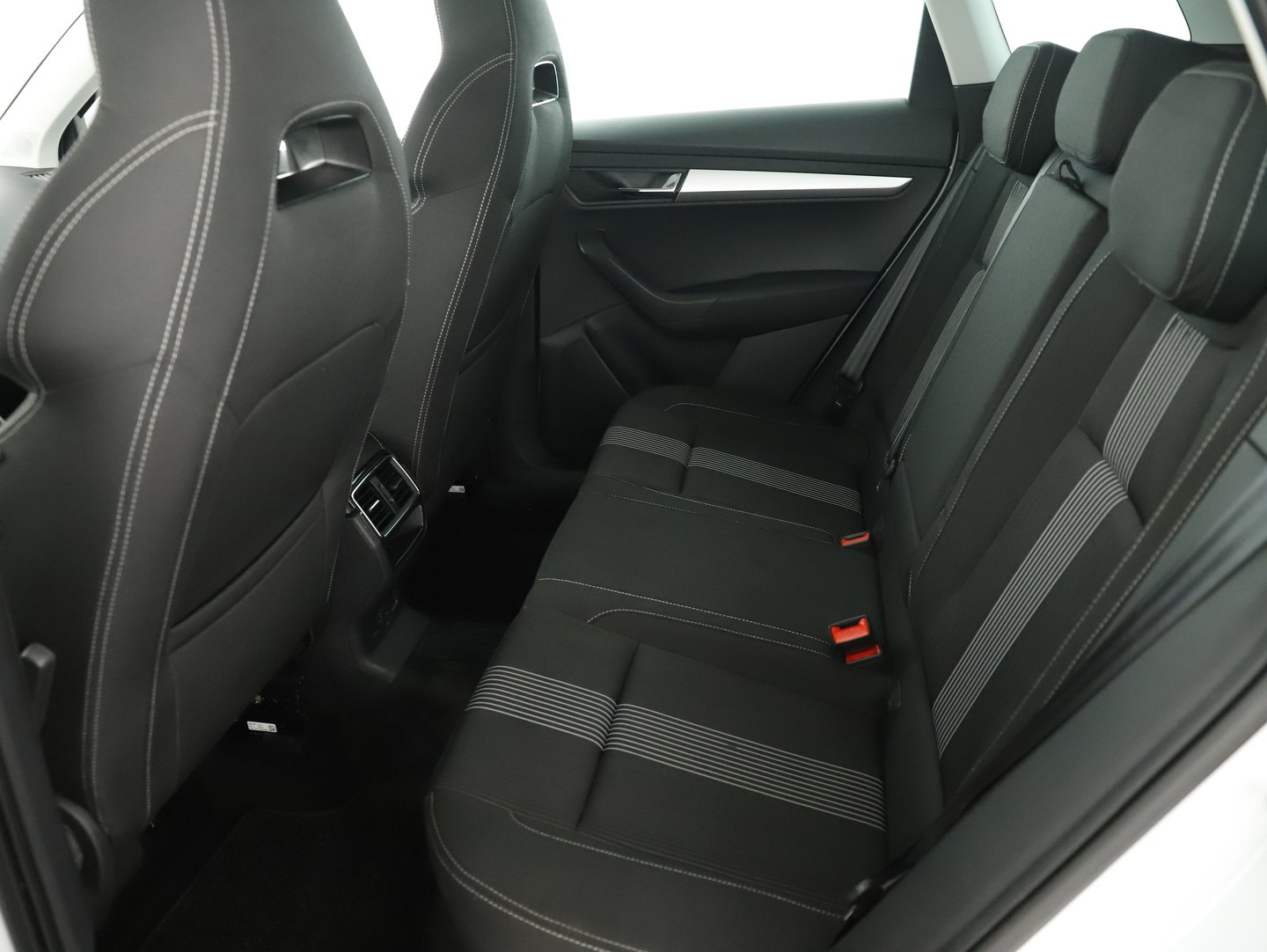 Škoda KAROQ 4x4 Ambition SC TDI DSG | Bild 19 von 22