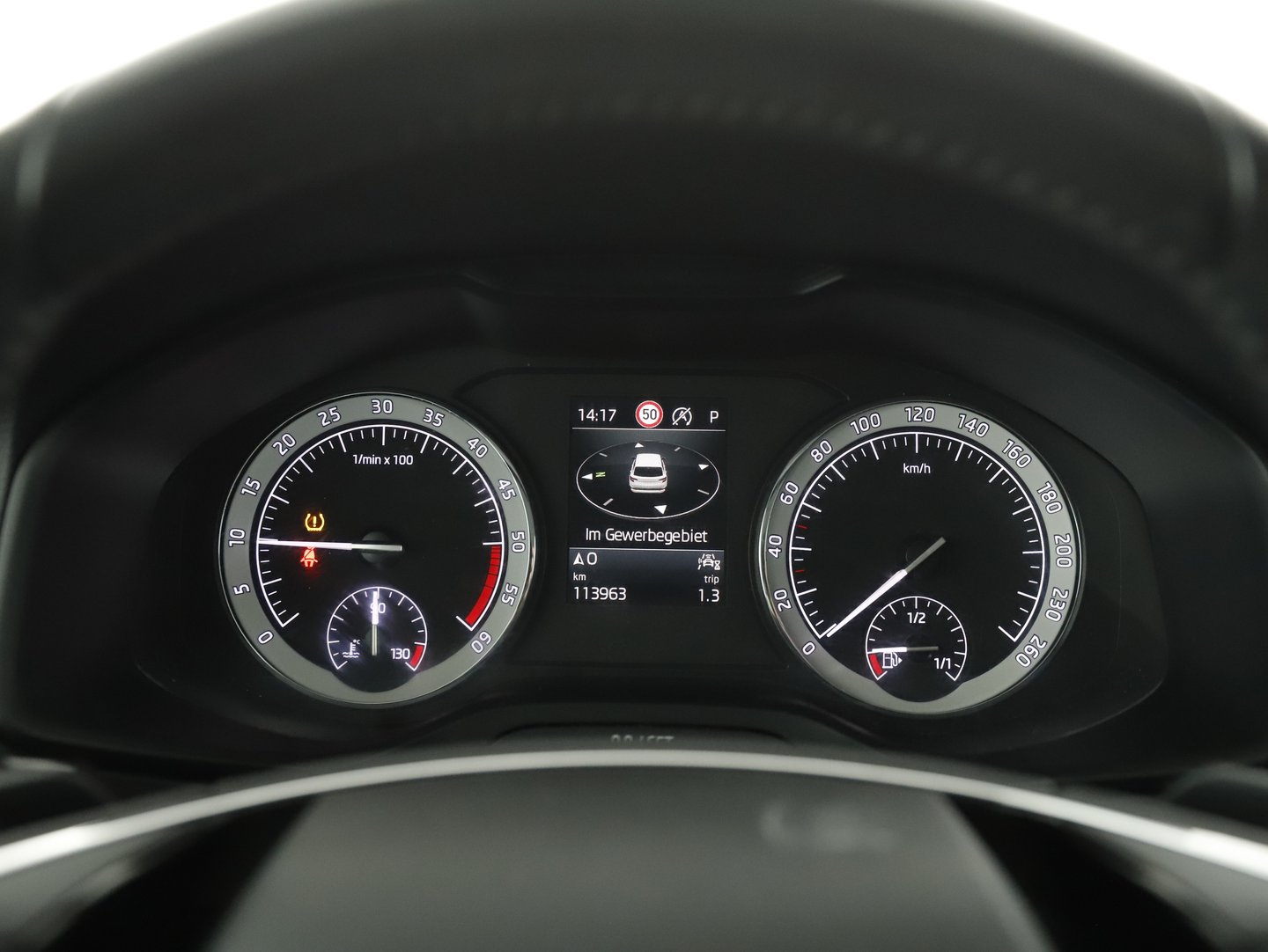 Škoda KAROQ 4x4 Ambition SC TDI DSG | Bild 10 von 22